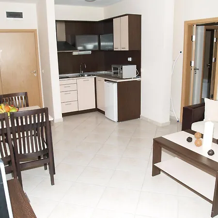 Laguna & אתר נופש 4*